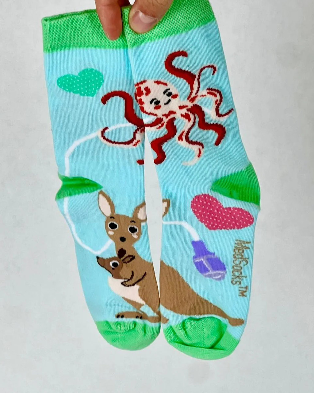Fröhliche Socken für Kinder-Füsse